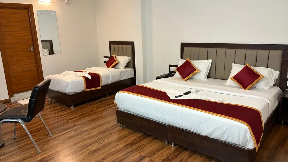 Deluxe Triple Balcony Room2