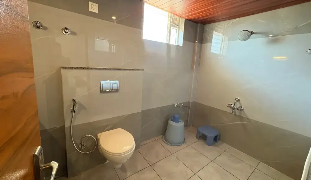 Deluxe Triple Balcony Room3