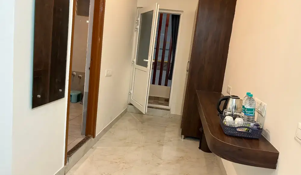 Standard Balcony Room3